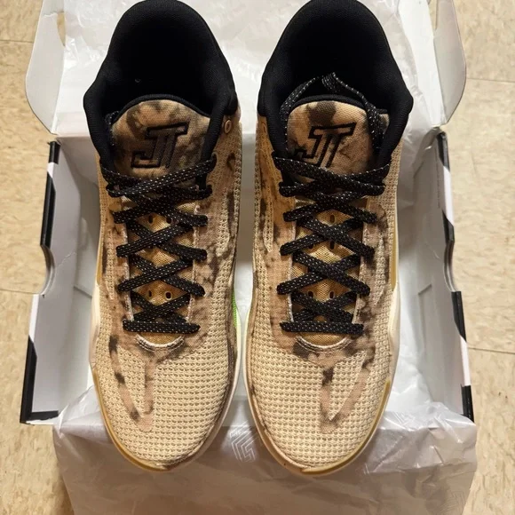 Jayson Tatum 1 “tunnel walker” - Picture 4 of 6